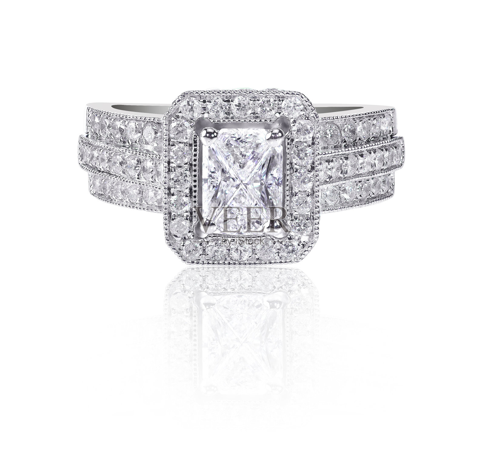 美丽的钻石结婚订婚戒指戒指solitaire与mul照片摄影图片