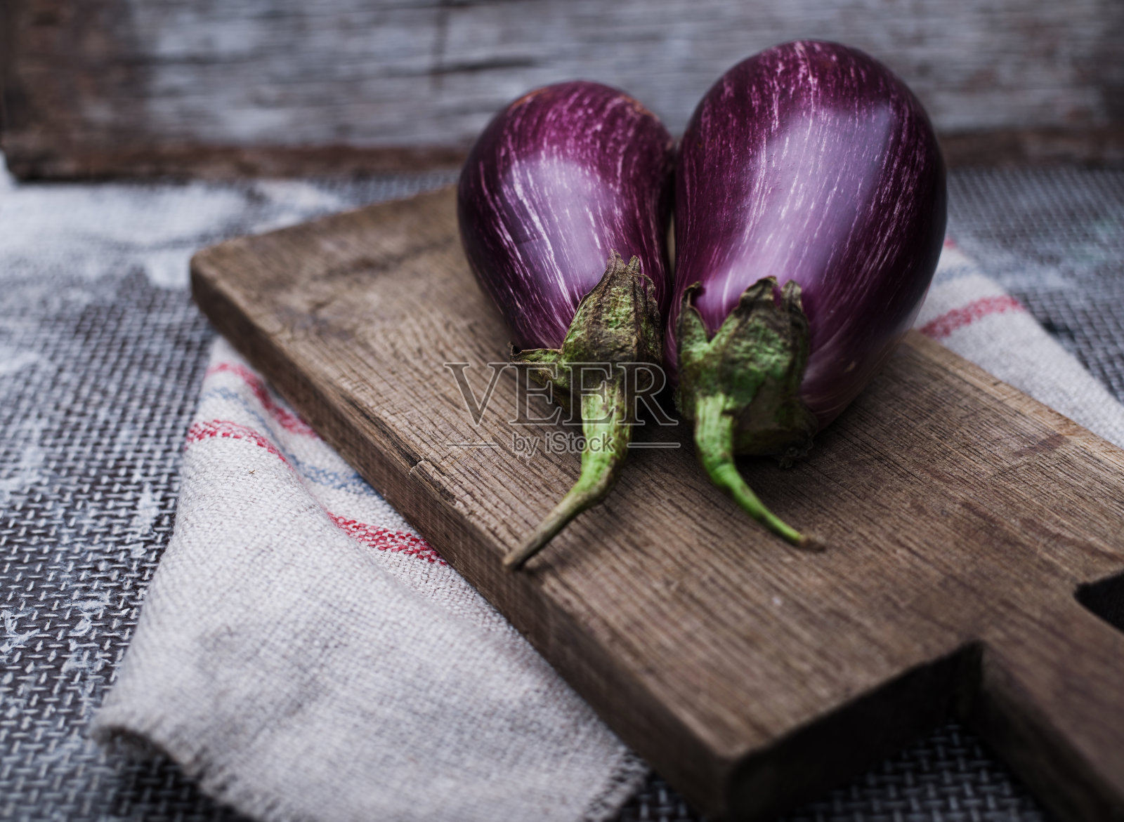 健康美味的紫色茄子照片摄影图片
