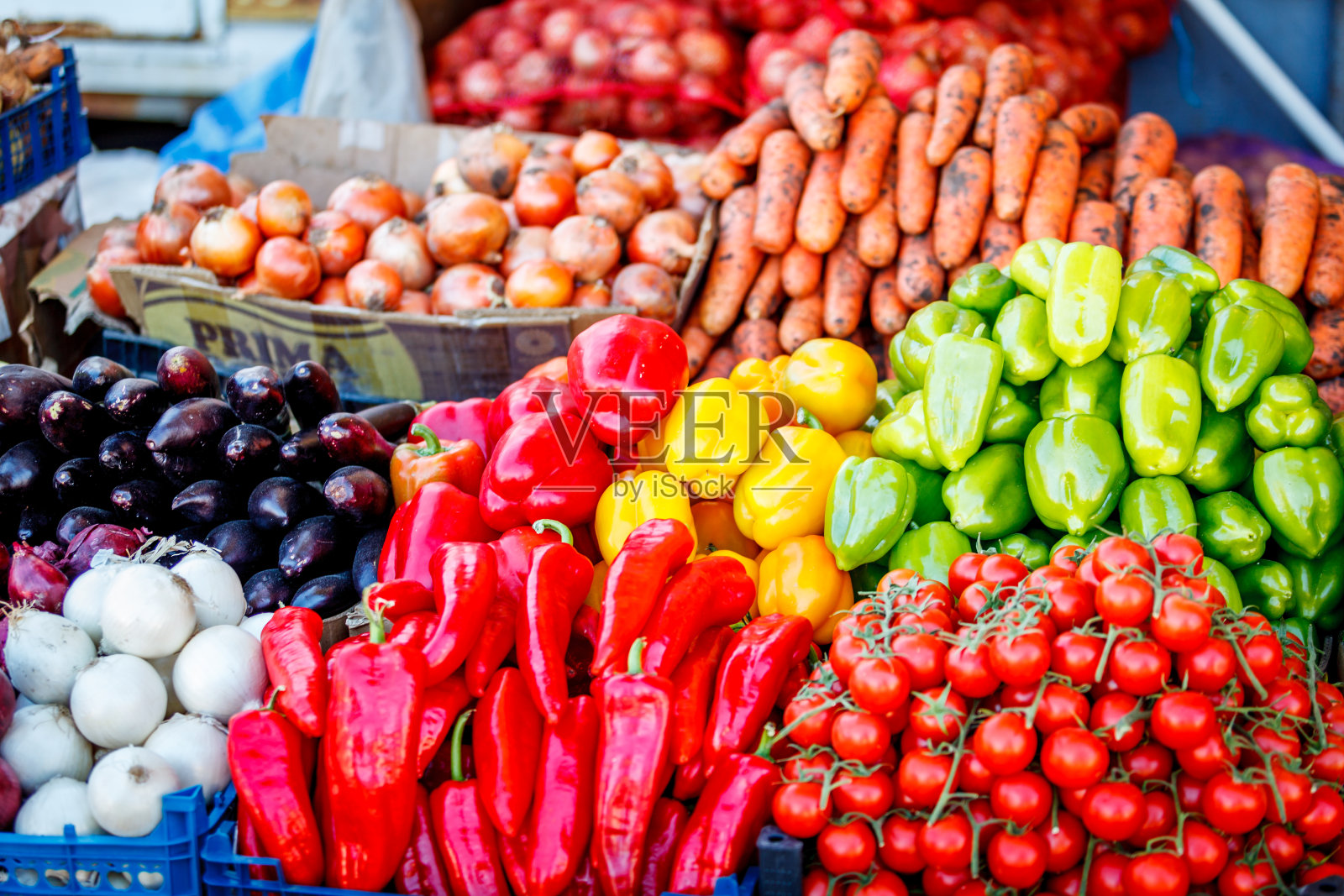 农贸市场。蔬菜市场。新鲜的蔬菜照片摄影图片