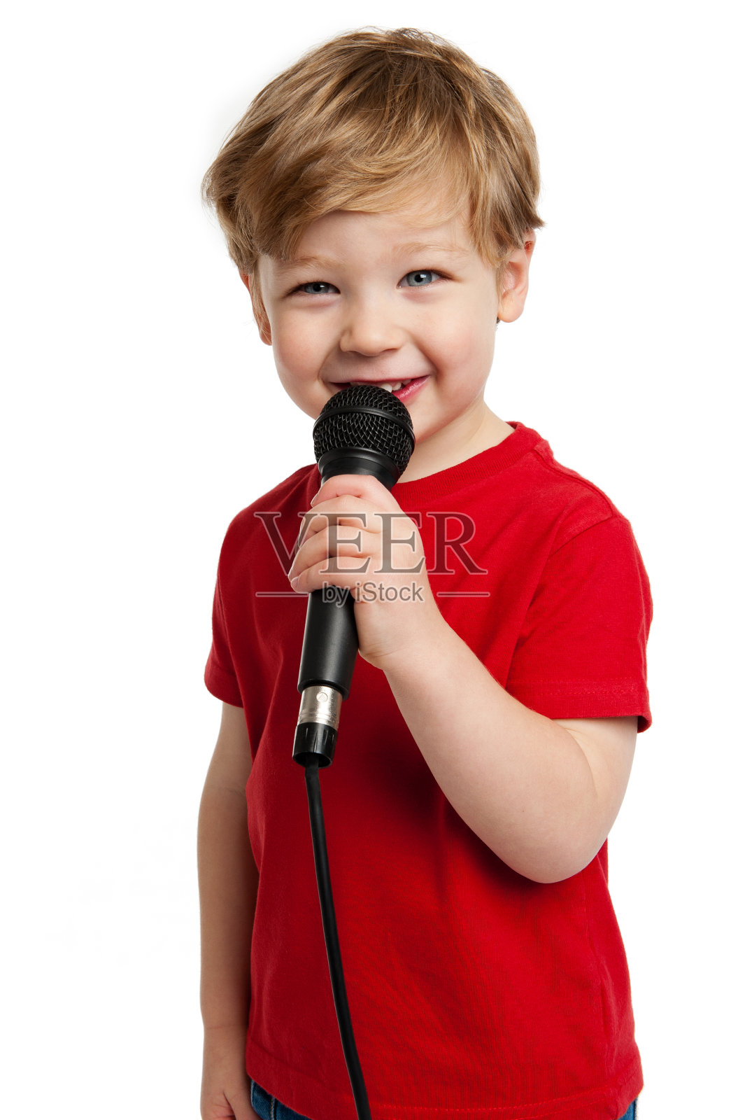 可爱的男孩唱歌照片摄影图片