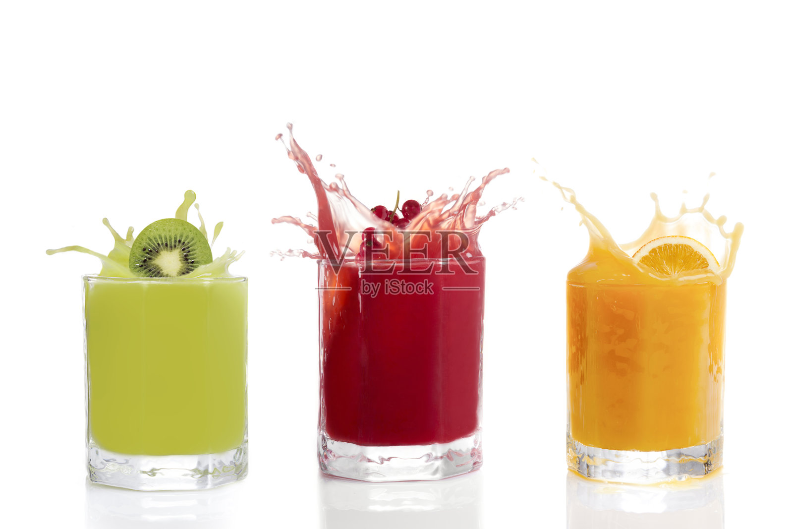 杯装果汁，猕猴桃，红醋栗，橙汁照片摄影图片