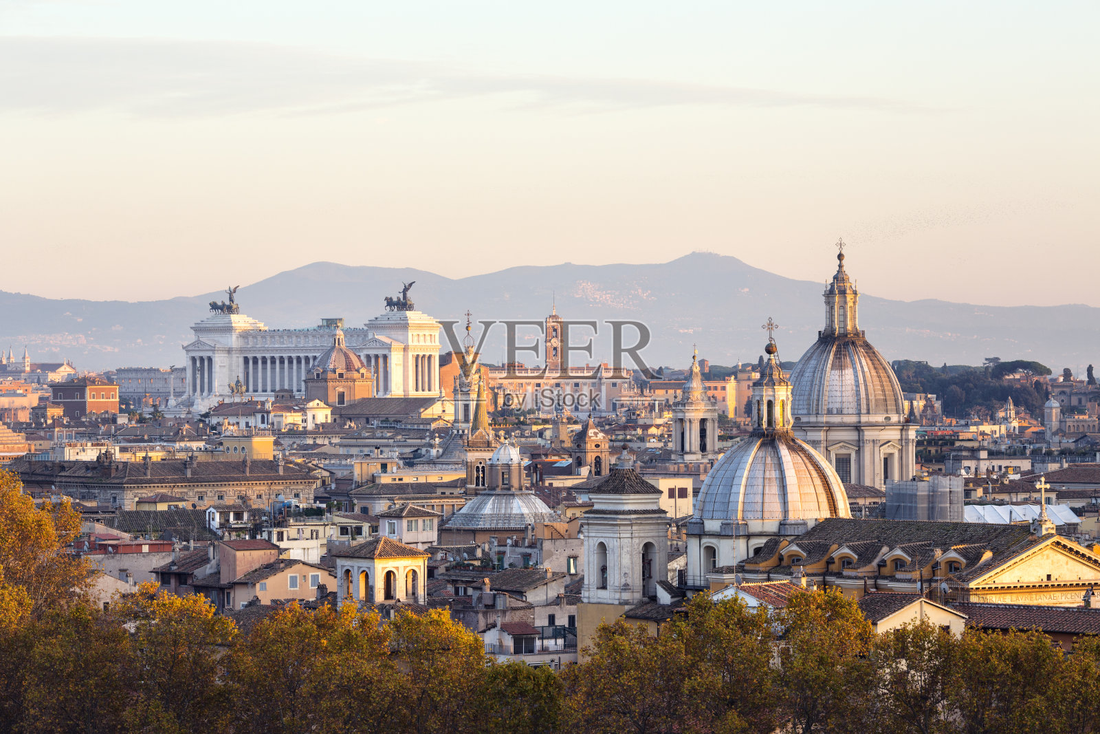 罗马城市全景日落，罗马意大利照片摄影图片