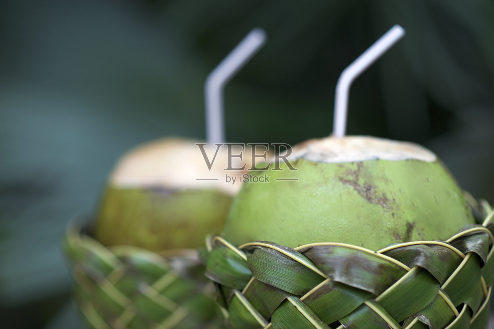 新鲜的可可Gelado饮用椰子编织篮照片摄影图片