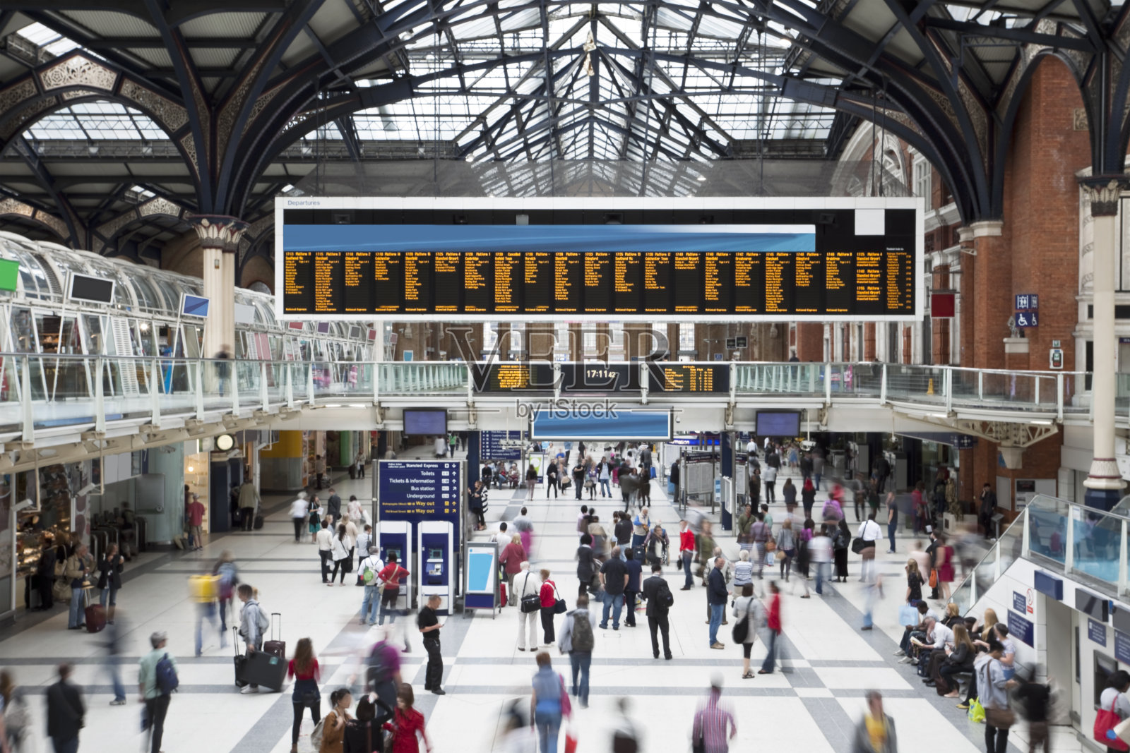 利物浦街车站，尖峰时刻，模糊人群，伦敦，英国照片摄影图片