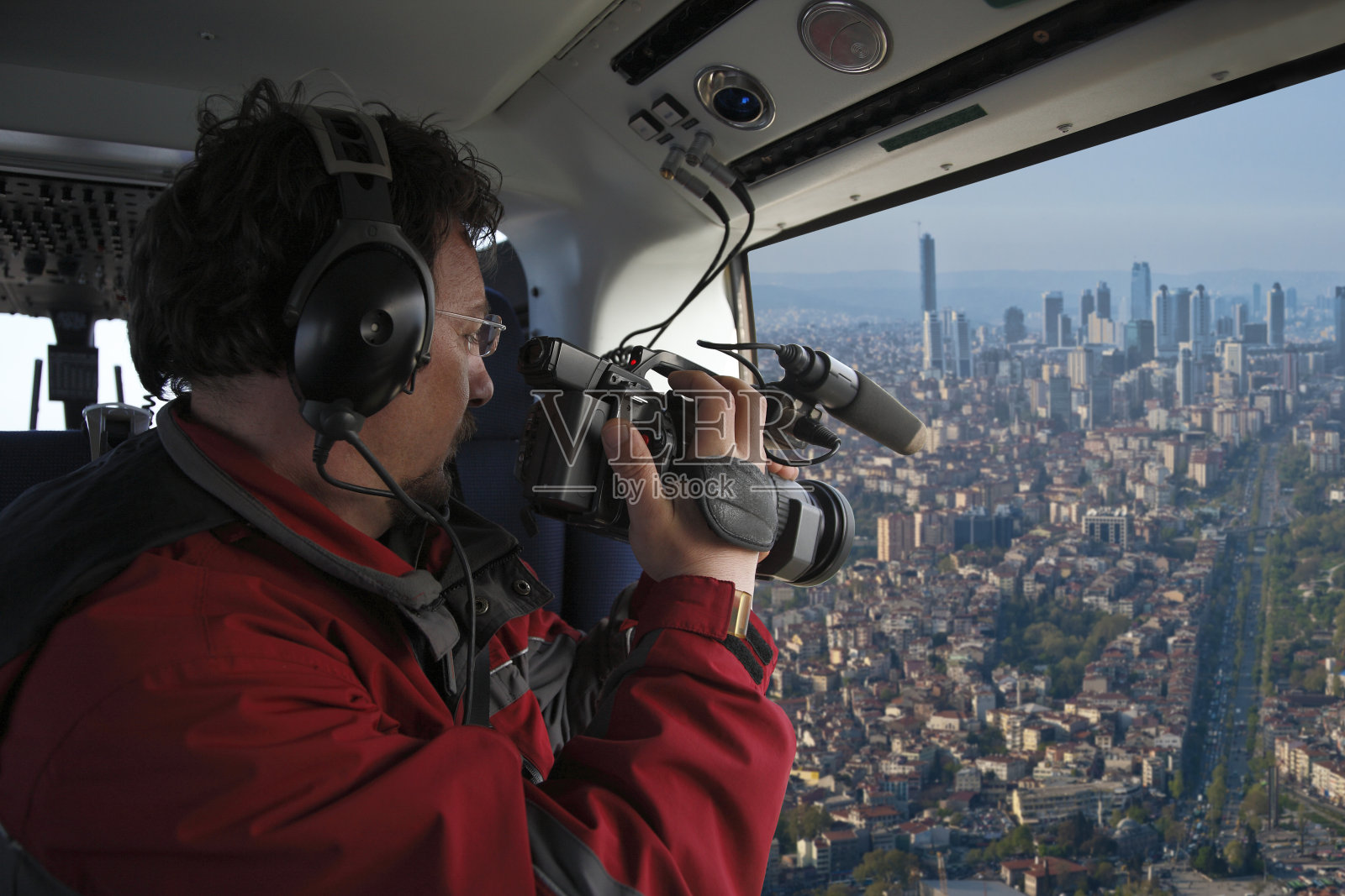 摄影师在飞行时拍摄视频照片摄影图片