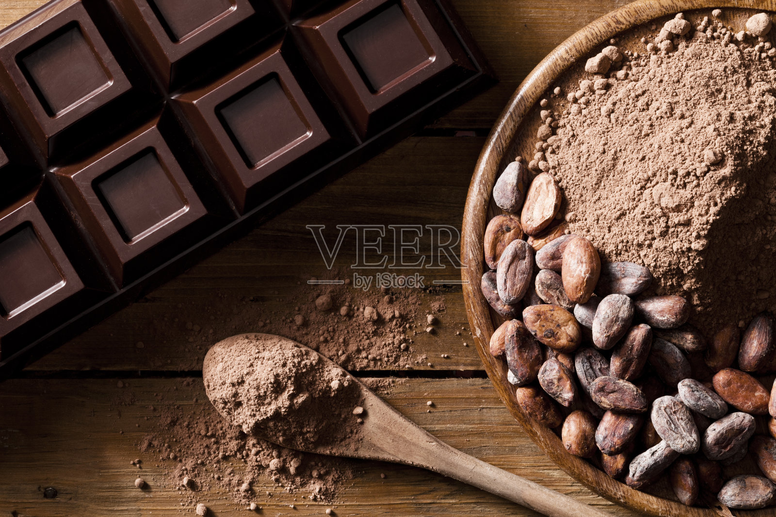 巧克力棒，可可豆和可可粉的特写照片摄影图片