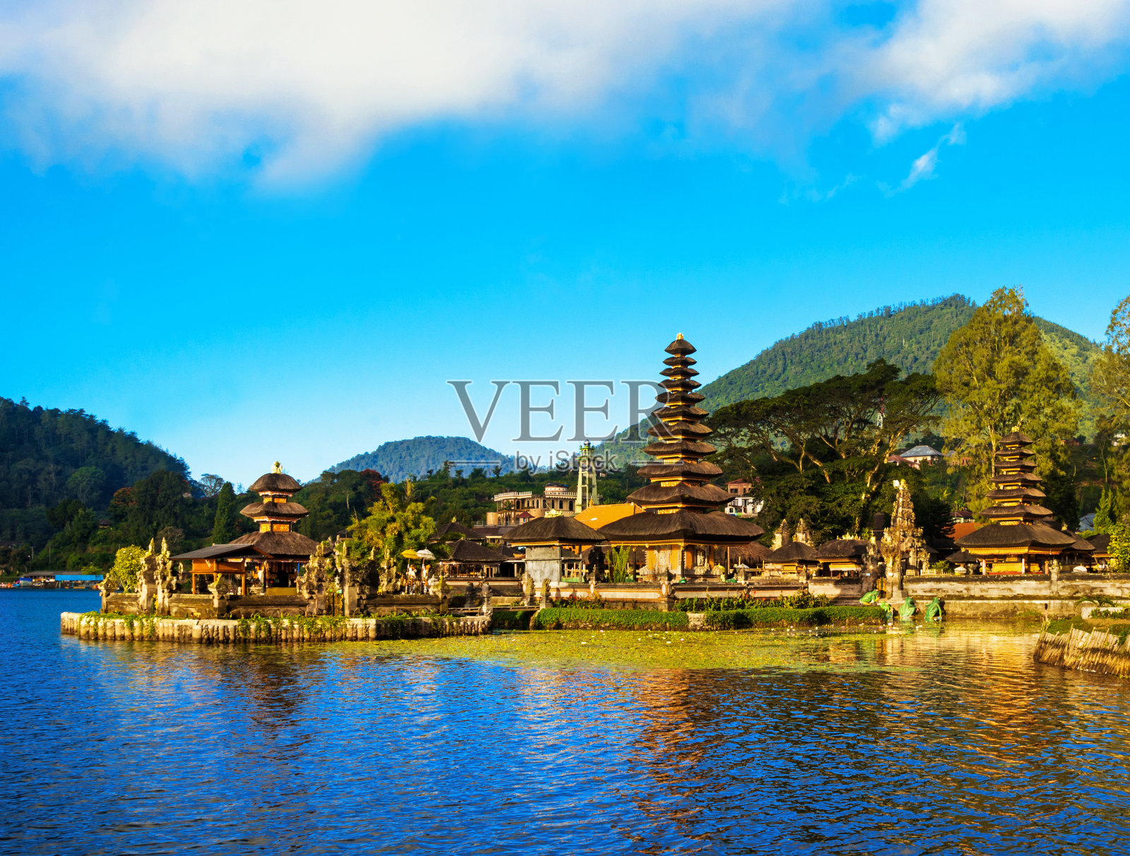 巴厘岛水神庙——奥伦达努神庙照片摄影图片