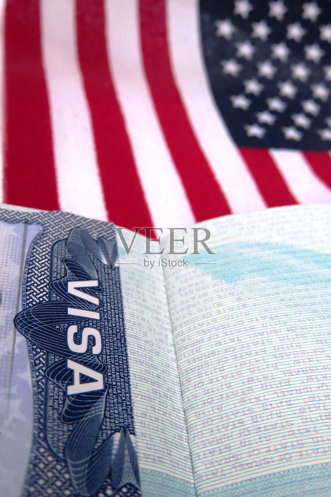 护照簿与签证纸打开红白条纹照片摄影图片
