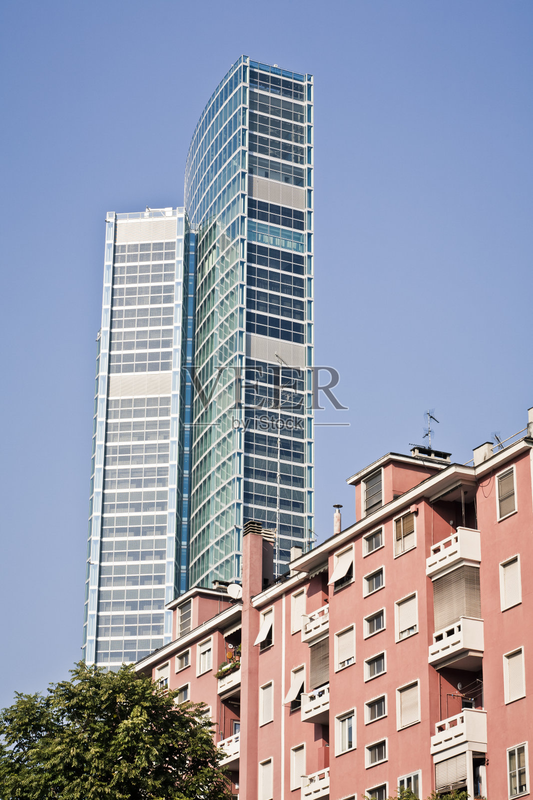 摩天大楼在米兰照片摄影图片