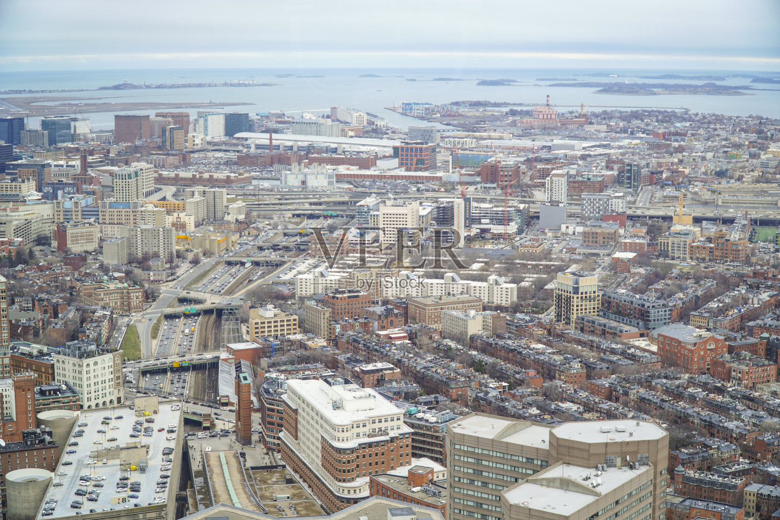 2017年4月3日，马萨诸塞州波士顿市的广角鸟瞰图照片摄影图片