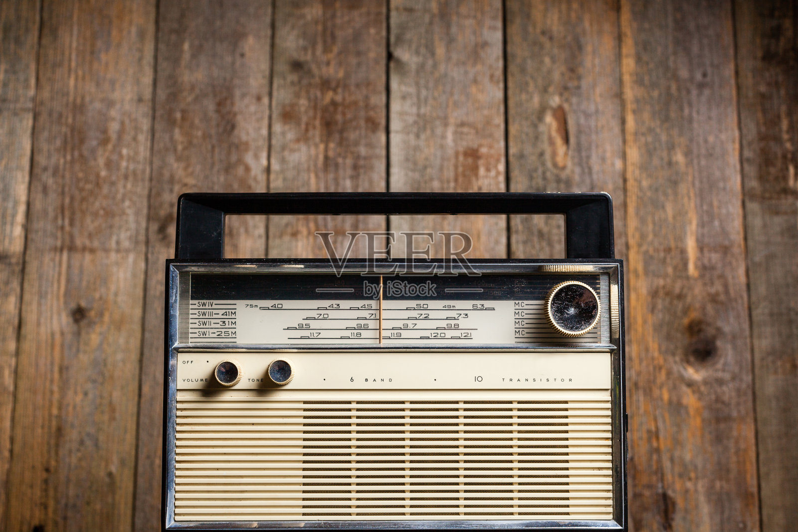 老式的固态收音机照片摄影图片
