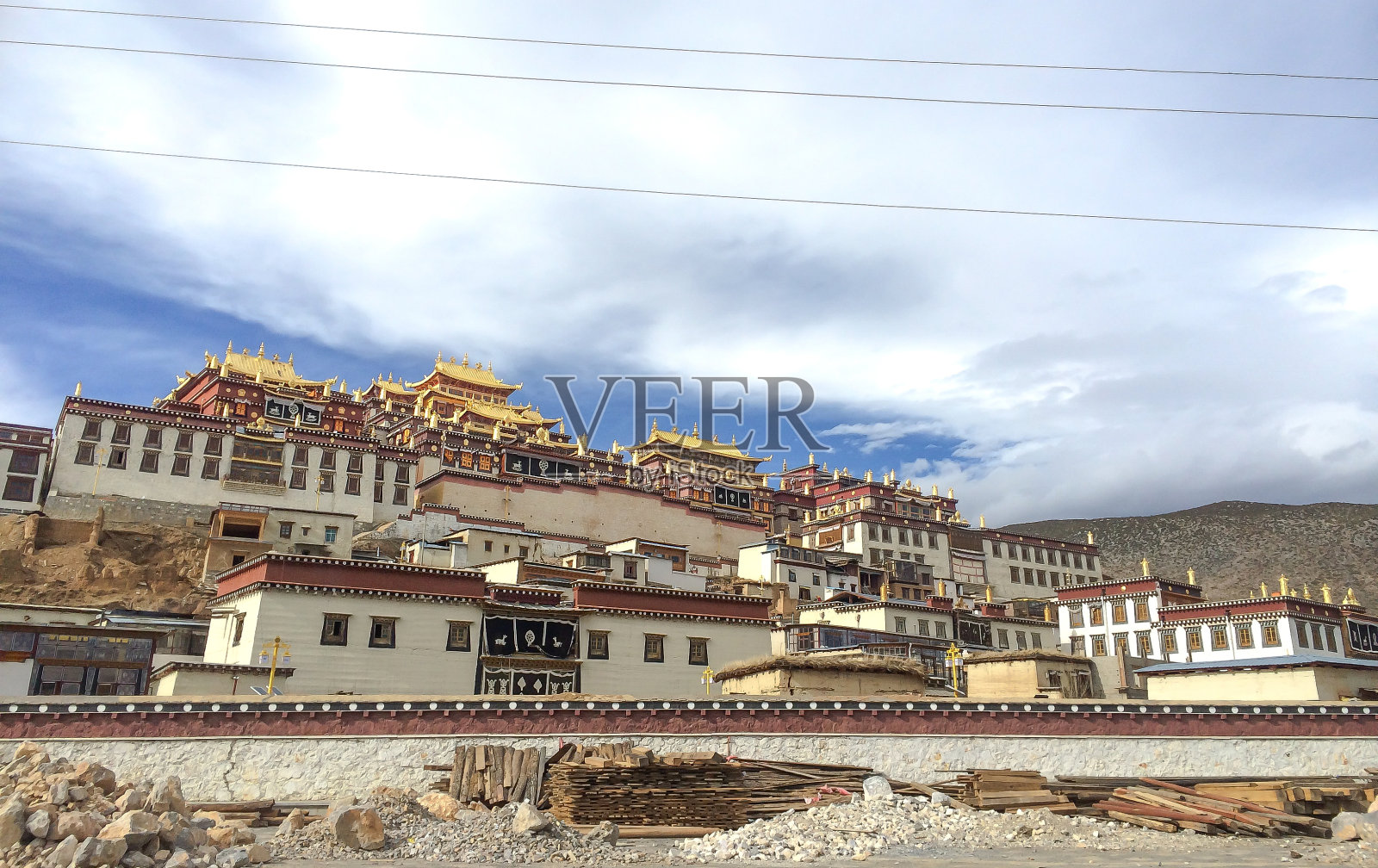 松赞林寺，西藏香格里拉的寺院照片摄影图片