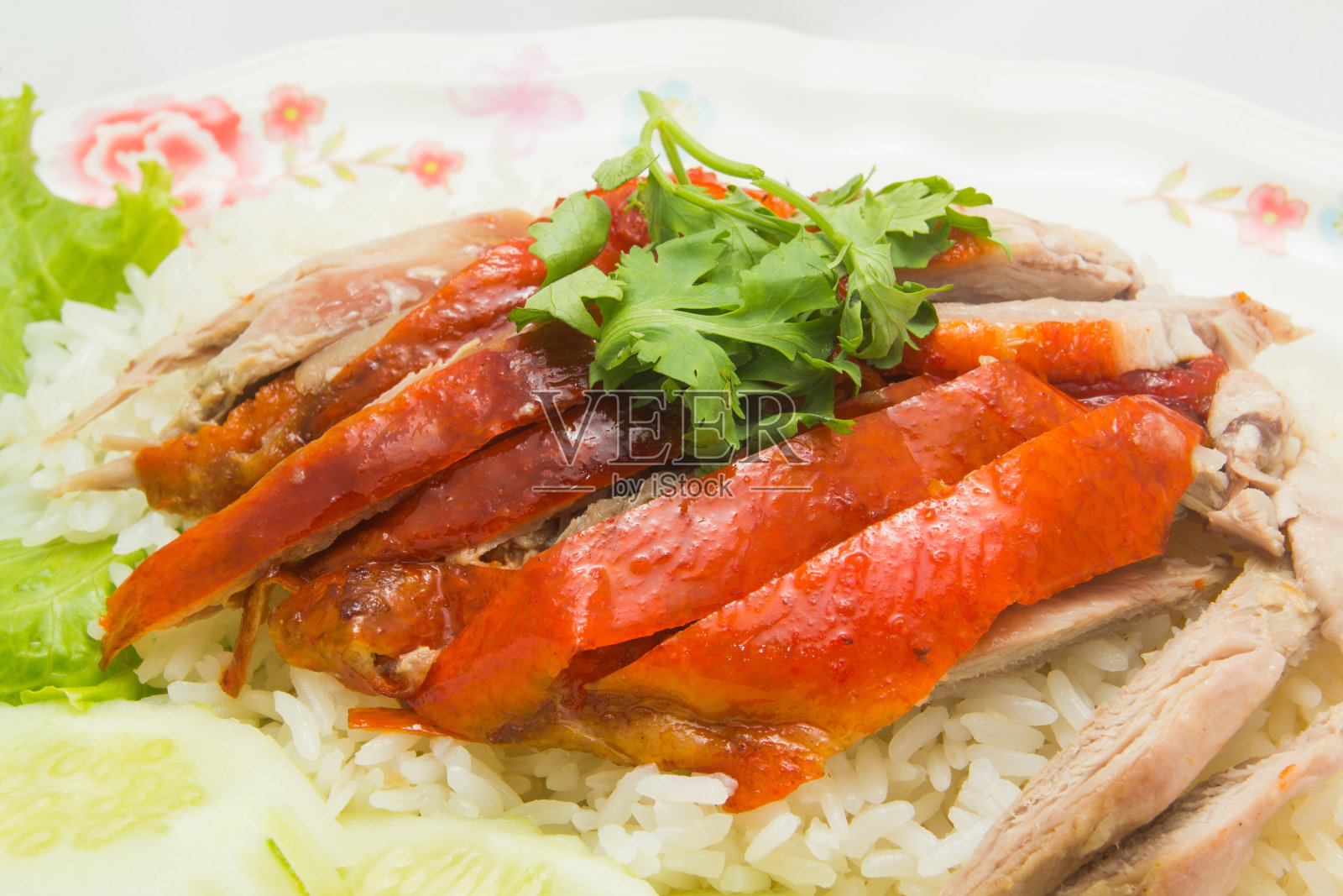 烤鸭配米饭和蔬菜照片摄影图片