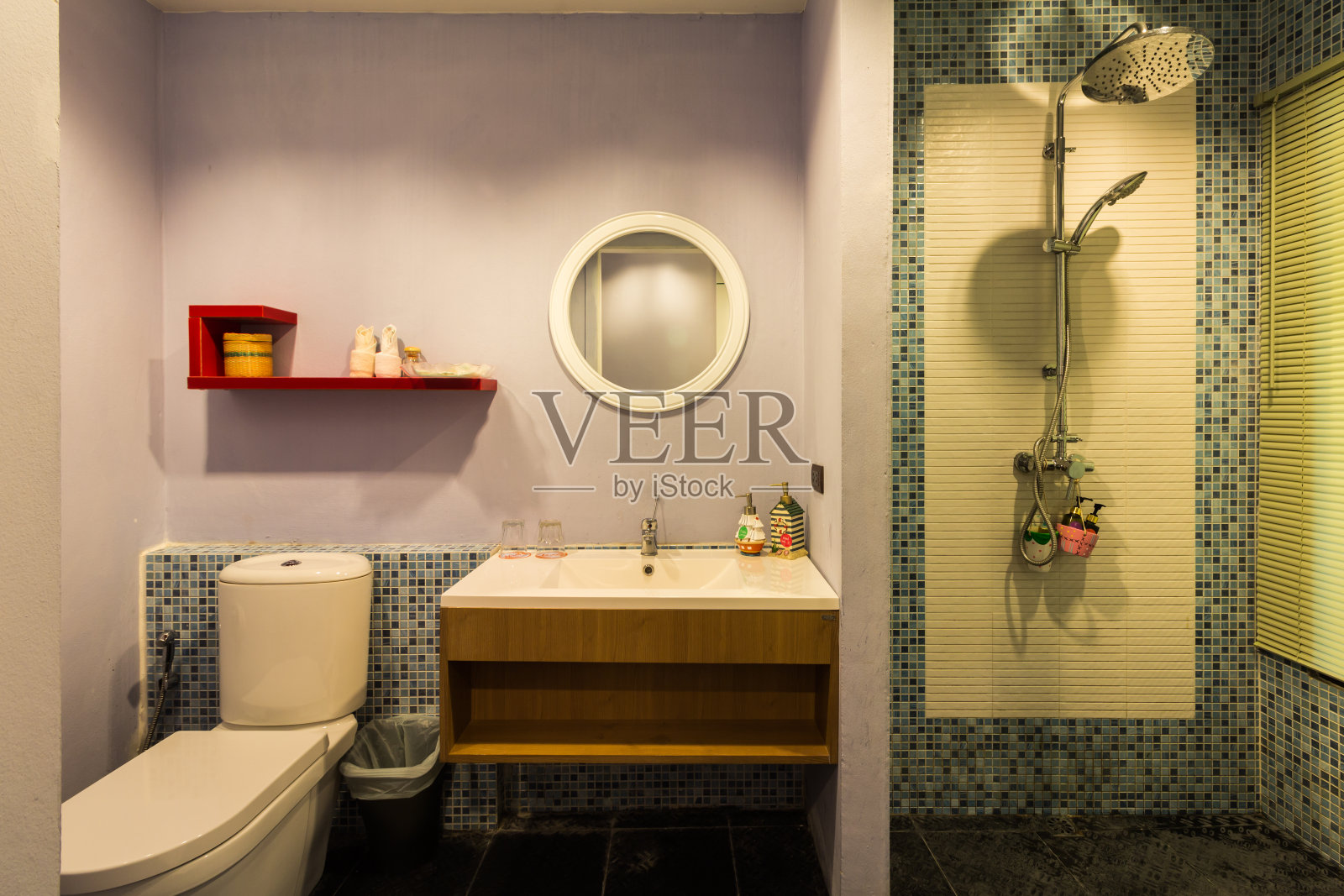 现代风格的浴室照片摄影图片