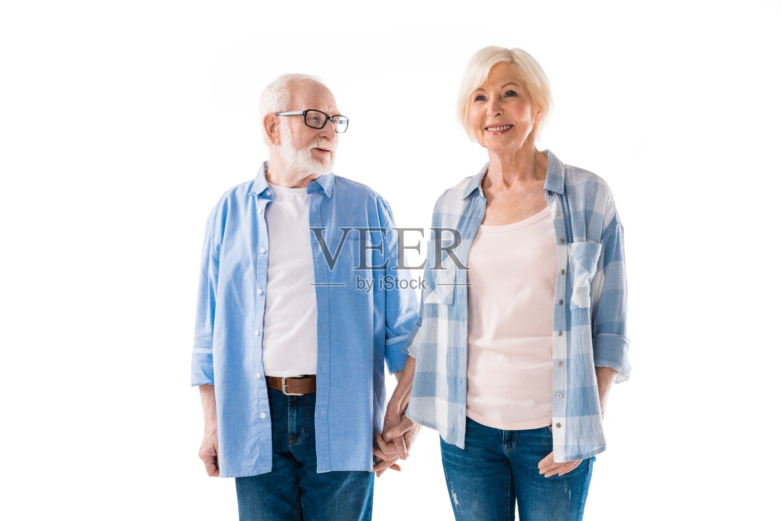 幸福的老年夫妇牵着手孤立在白色照片摄影图片