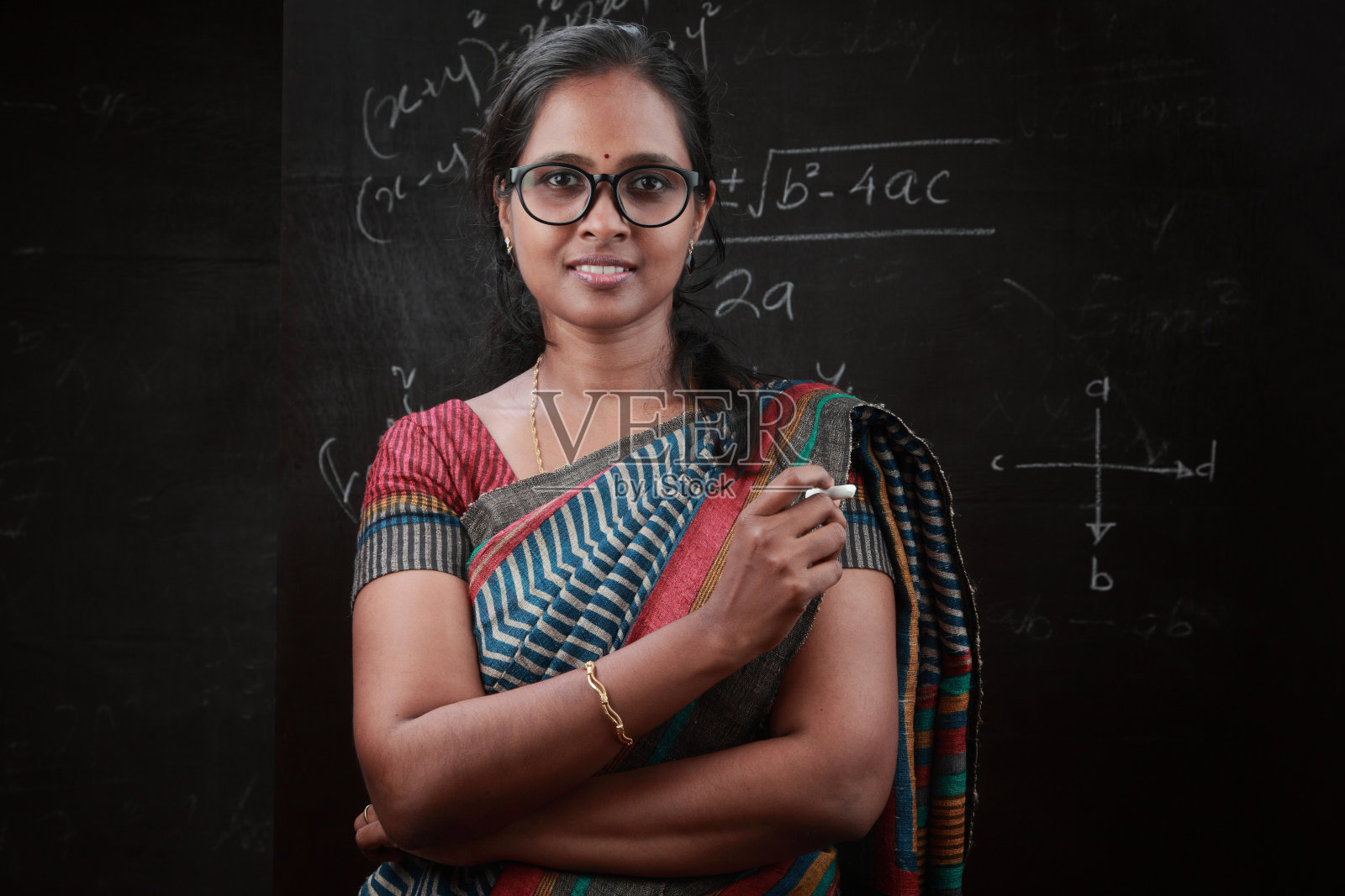 一位印度女教师的肖像照片摄影图片