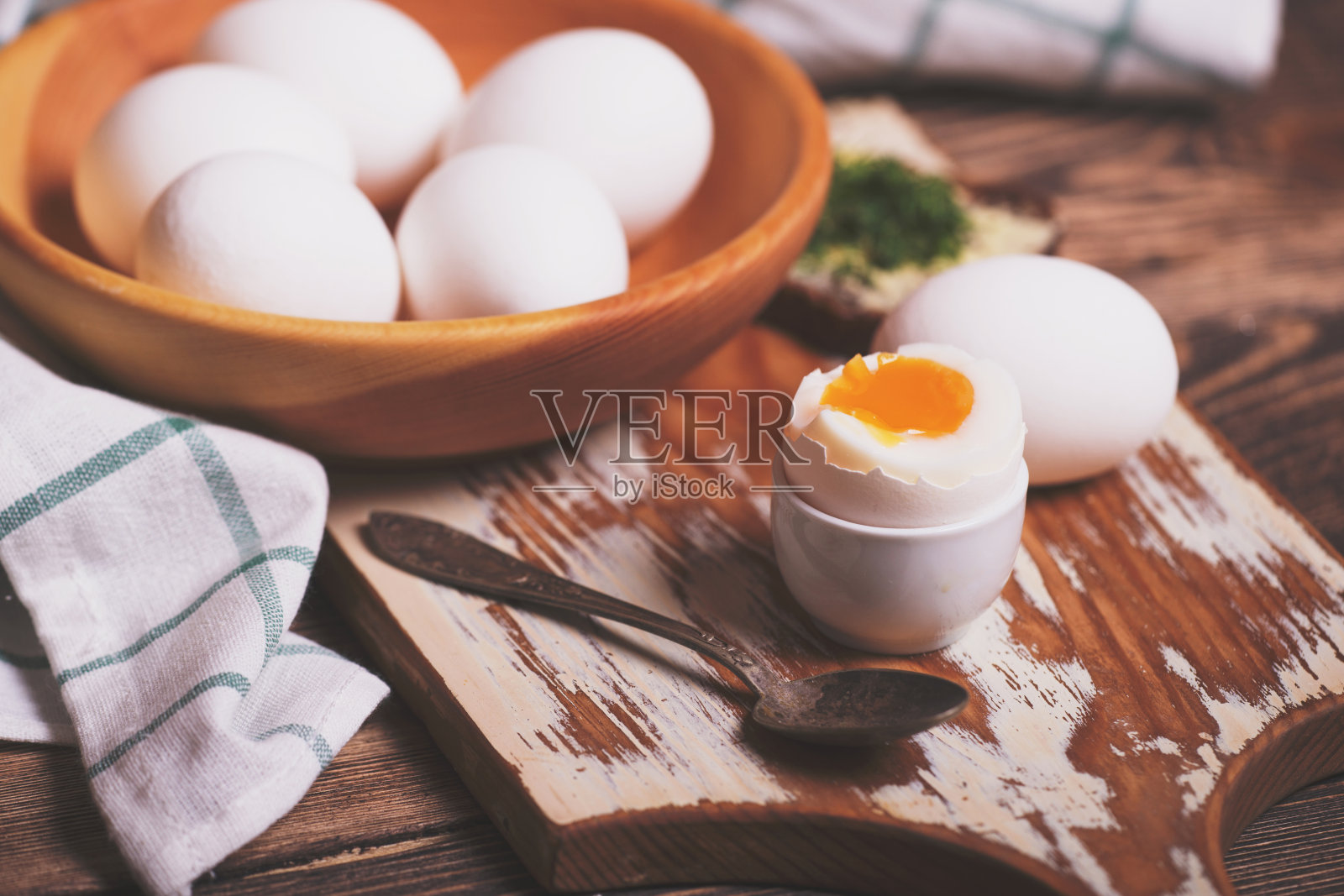 早餐配煮鸡蛋照片摄影图片