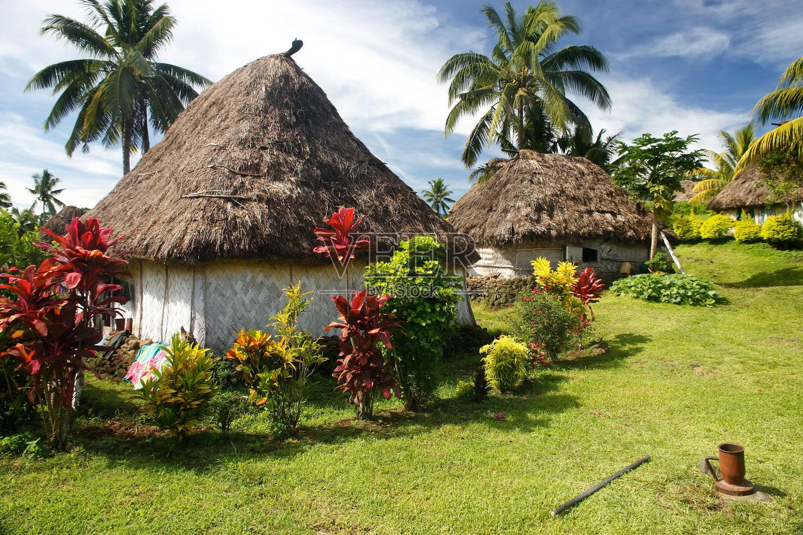 斐济维提岛纳瓦拉村的传统房屋照片摄影图片