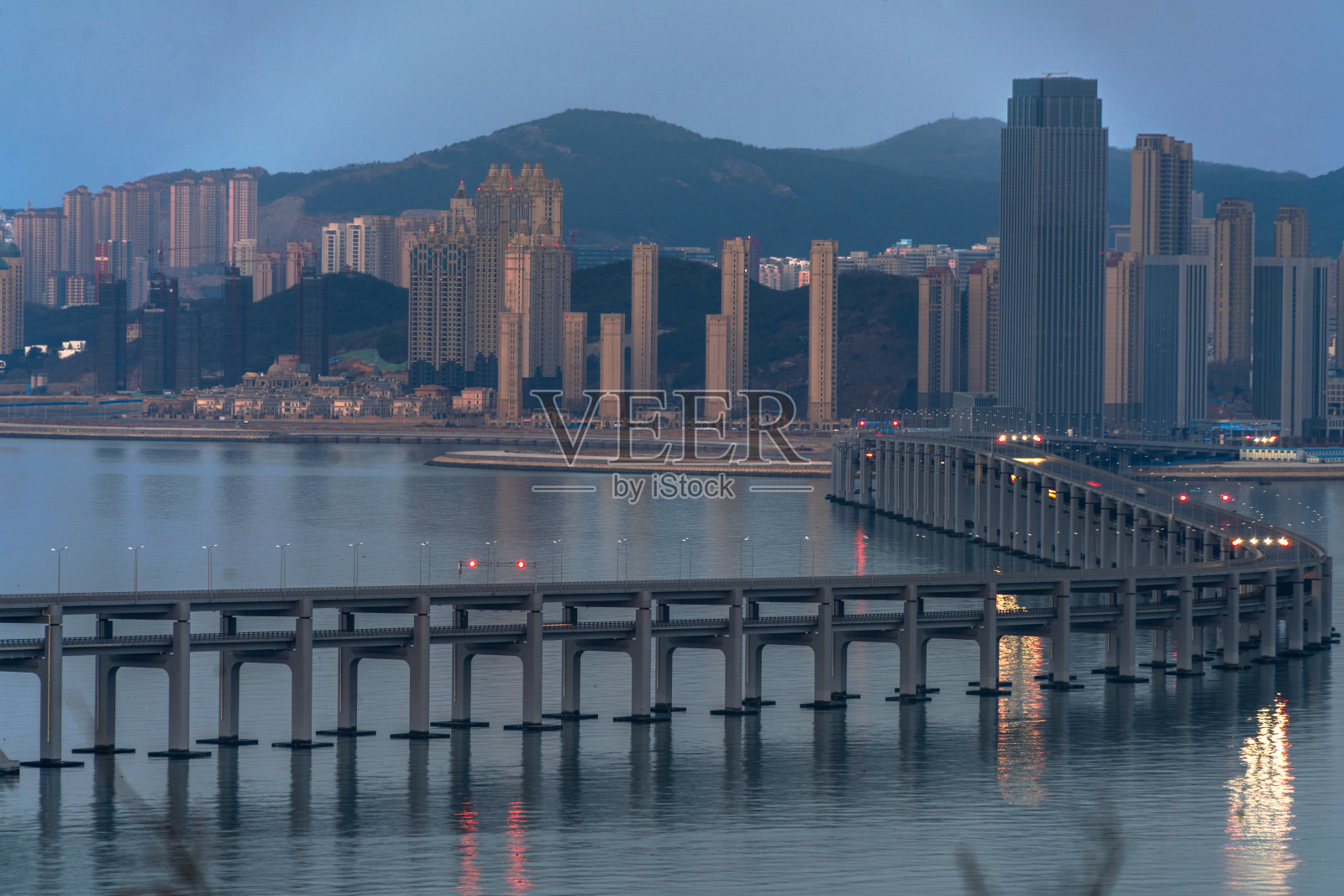 黄昏时分中国大连星海湾大桥的细节拍摄照片摄影图片