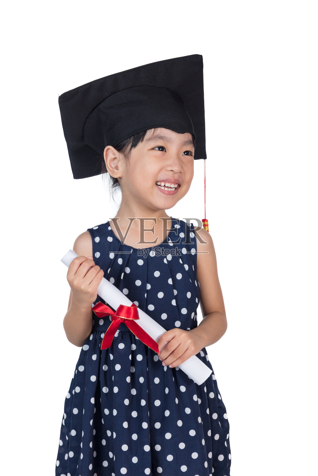 中国女孩戴着毕业帽，拿着毕业证书照片摄影图片