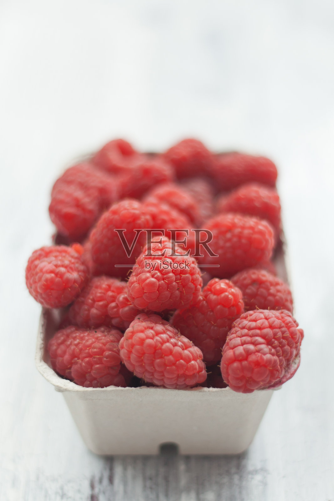 新鲜的树莓篮子照片摄影图片