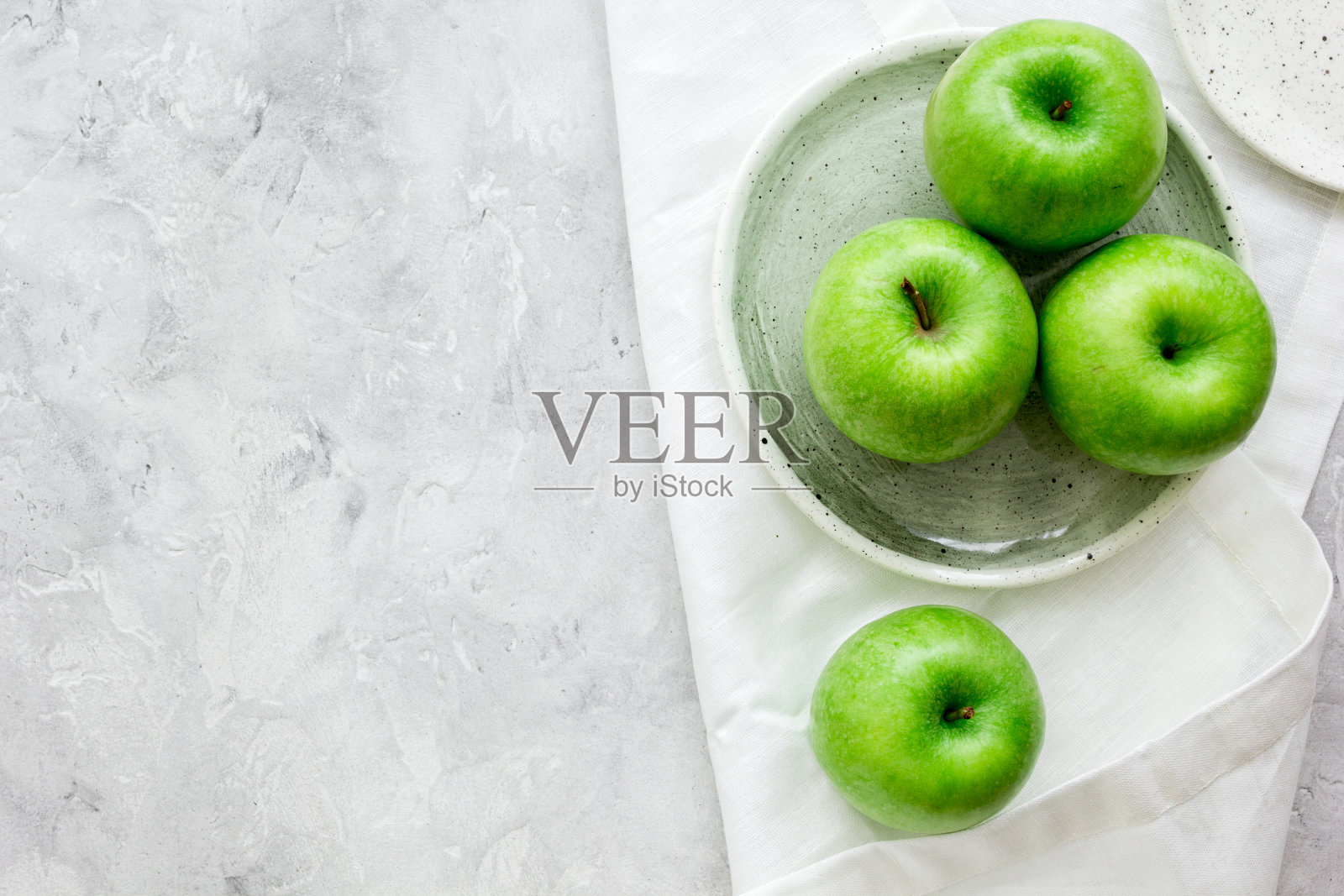绿色的苹果为健康的甜点在白色的背景俯视图模型照片摄影图片