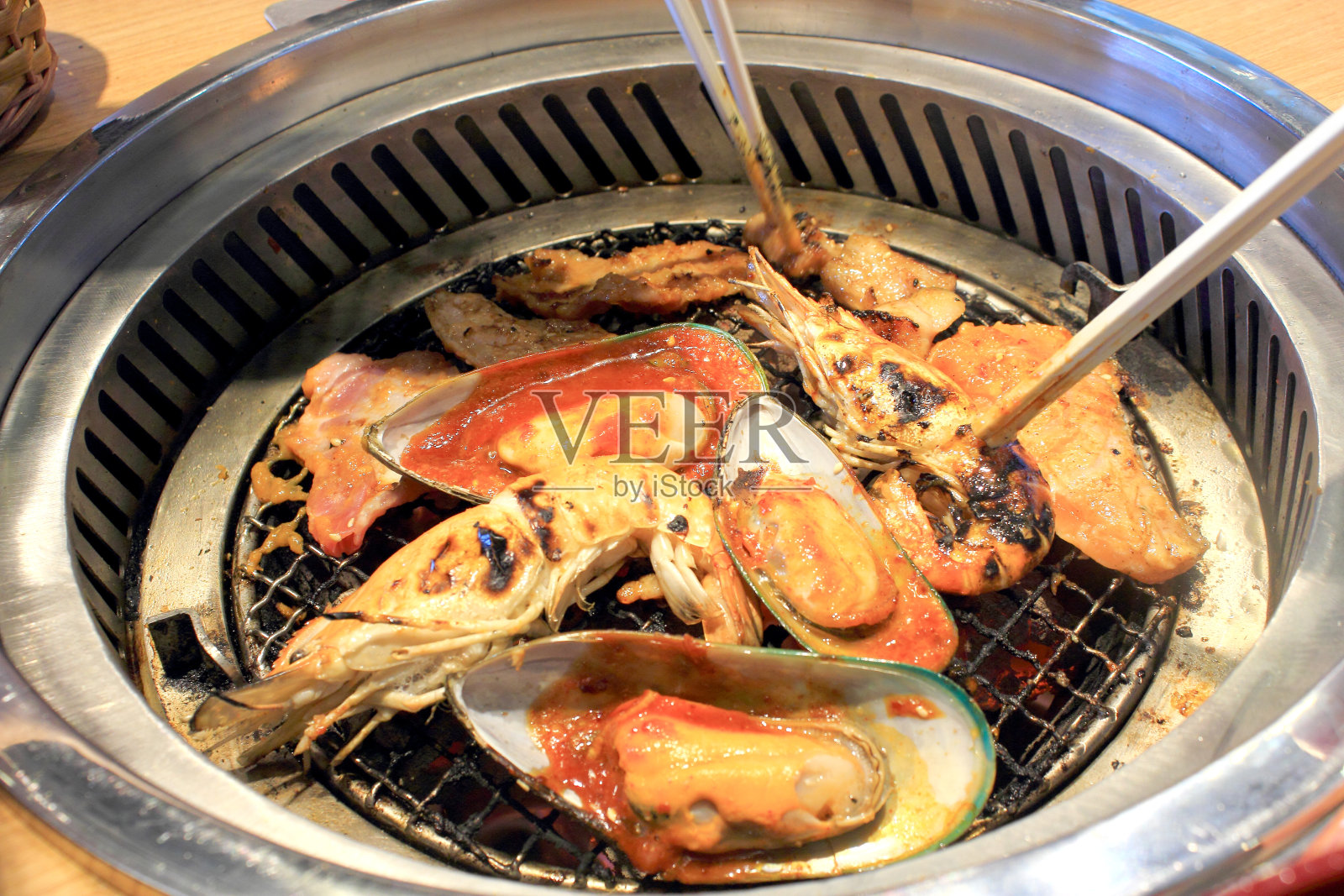 烤猪肉和海鲜韩国照片摄影图片