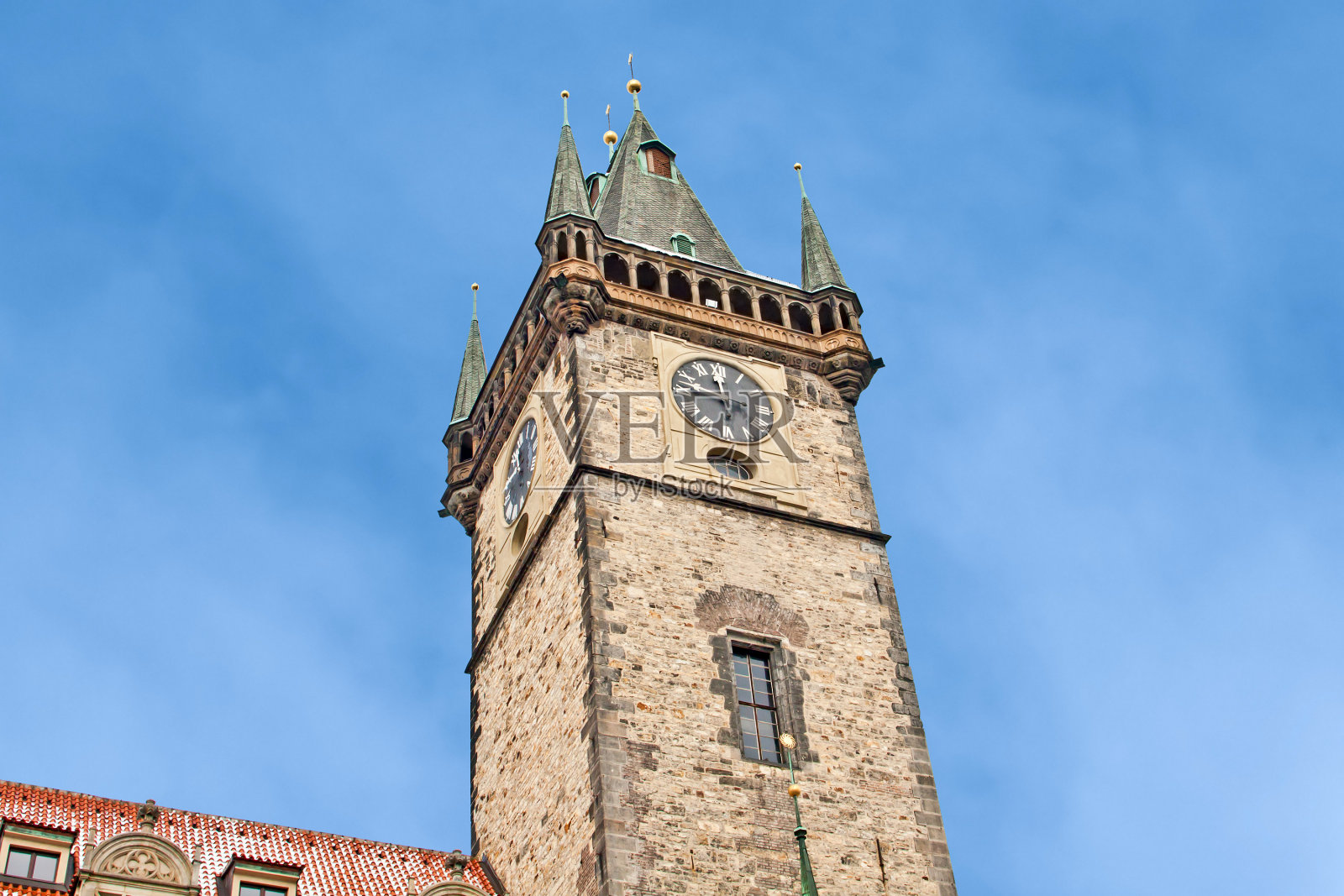 老城广场上的布拉格市政厅照片摄影图片