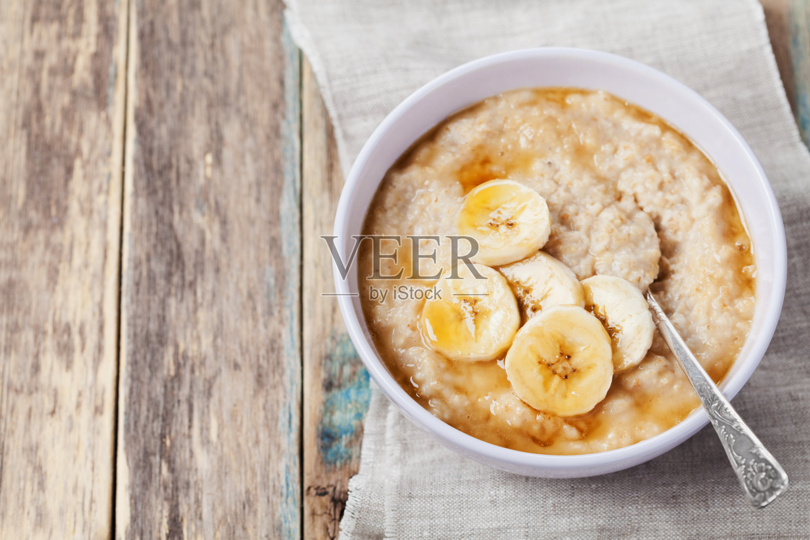 健康早餐，香蕉燕麦粥配文字抄写空间照片摄影图片