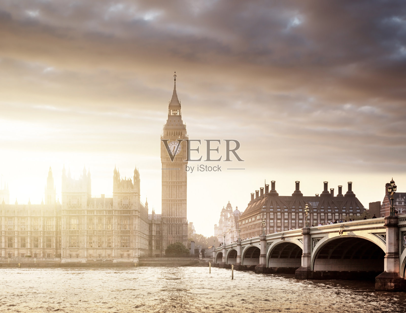 日落时的大本钟和威斯敏斯特，英国伦敦照片摄影图片