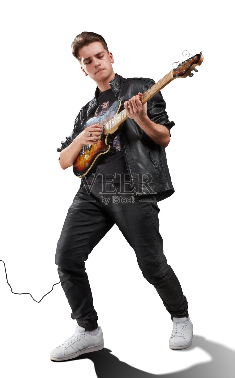 男性音乐家弹吉他孤立的白人背景照片摄影图片