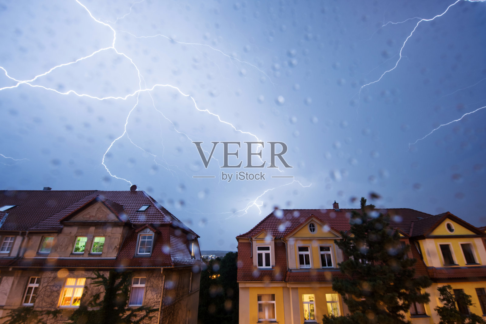 德国魏玛市的雷雨天气照片摄影图片