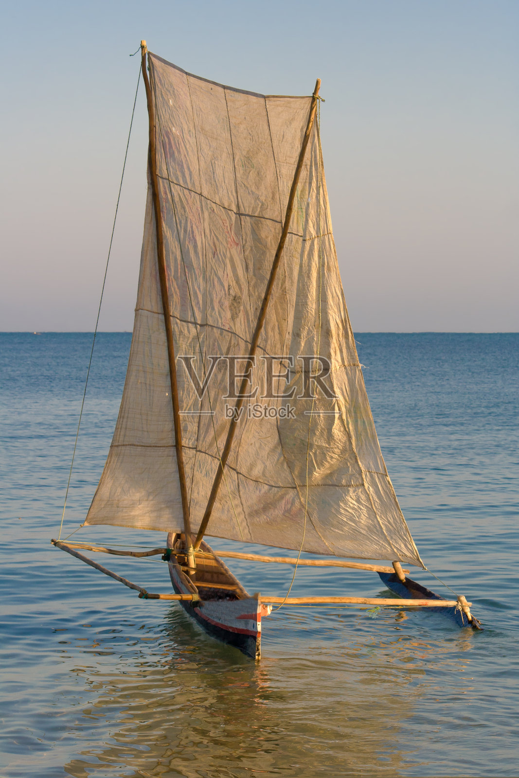 马达加斯加的独木舟,照片摄影图片