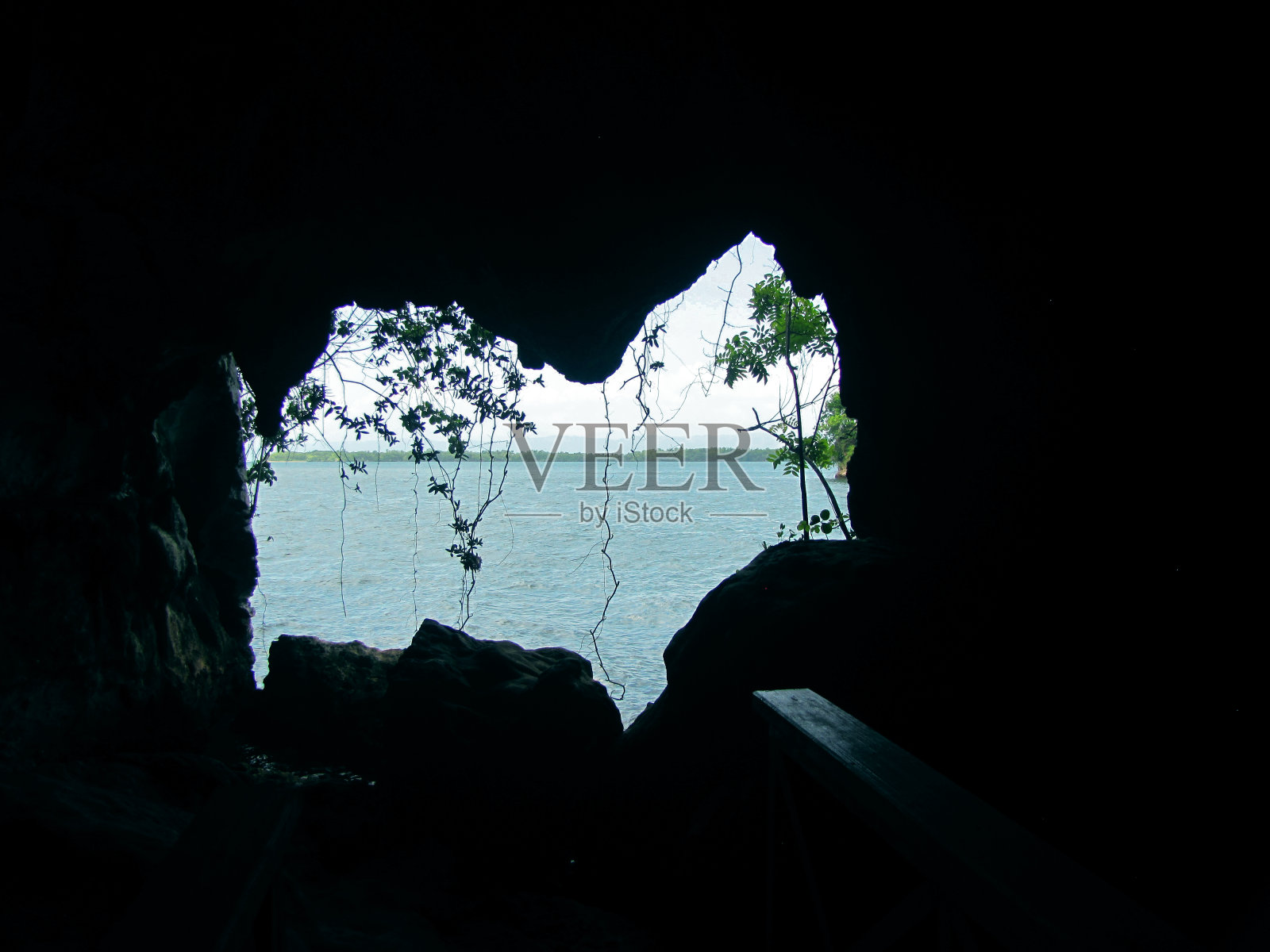 多米尼加共和国洛斯海地国家公园的岩石中自然形成的心形照片摄影图片