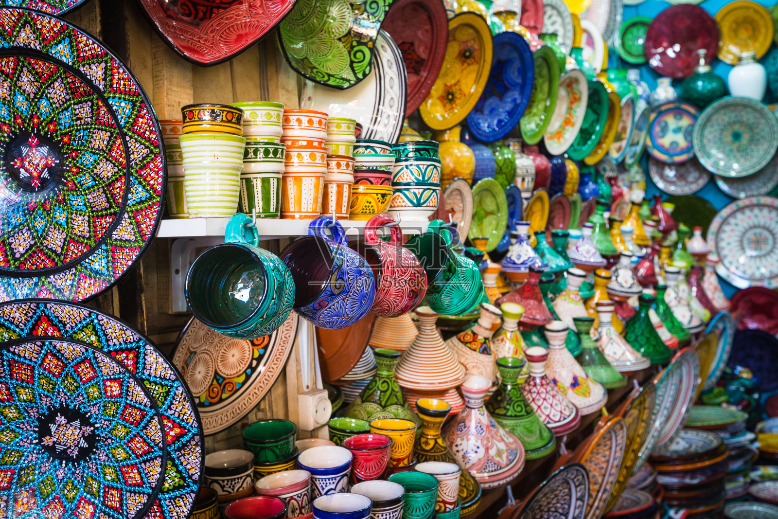 摩洛哥埃绍伊拉麦地那的摩洛哥露天市场工艺品纪念品照片摄影图片