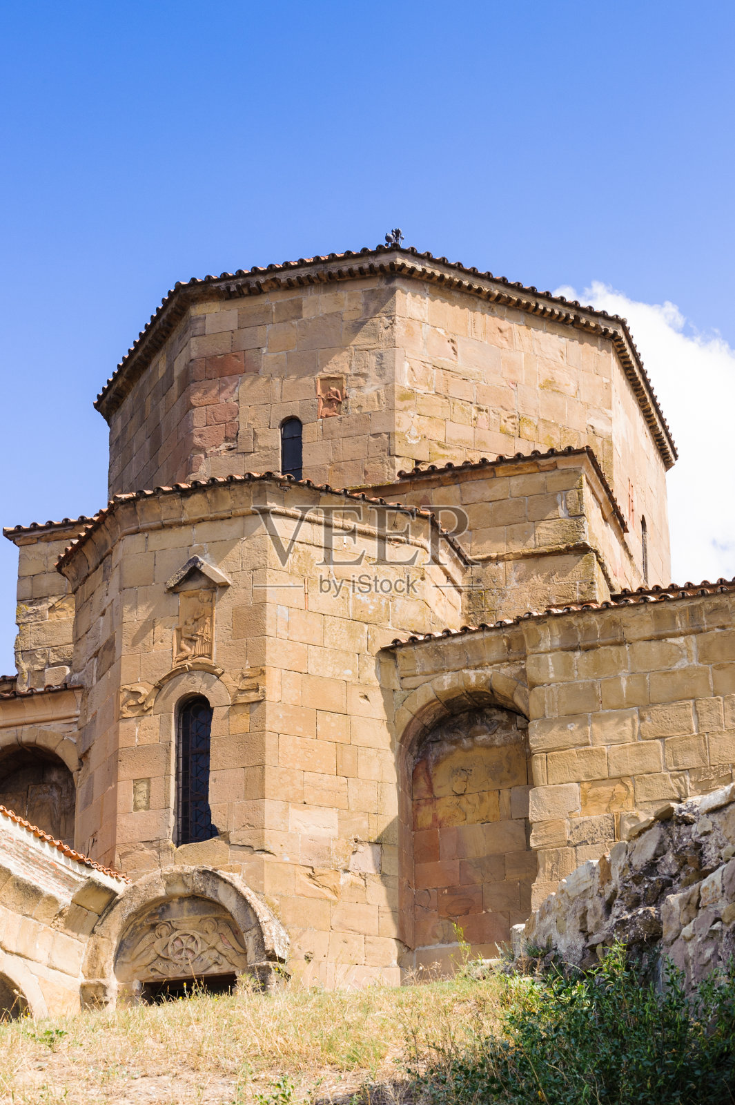 古老的Jvari修道院，6世纪格鲁吉亚东正教修道院，坐落在Mtskheta古城的山上(联合国教科文组织世界遗产)照片摄影图片