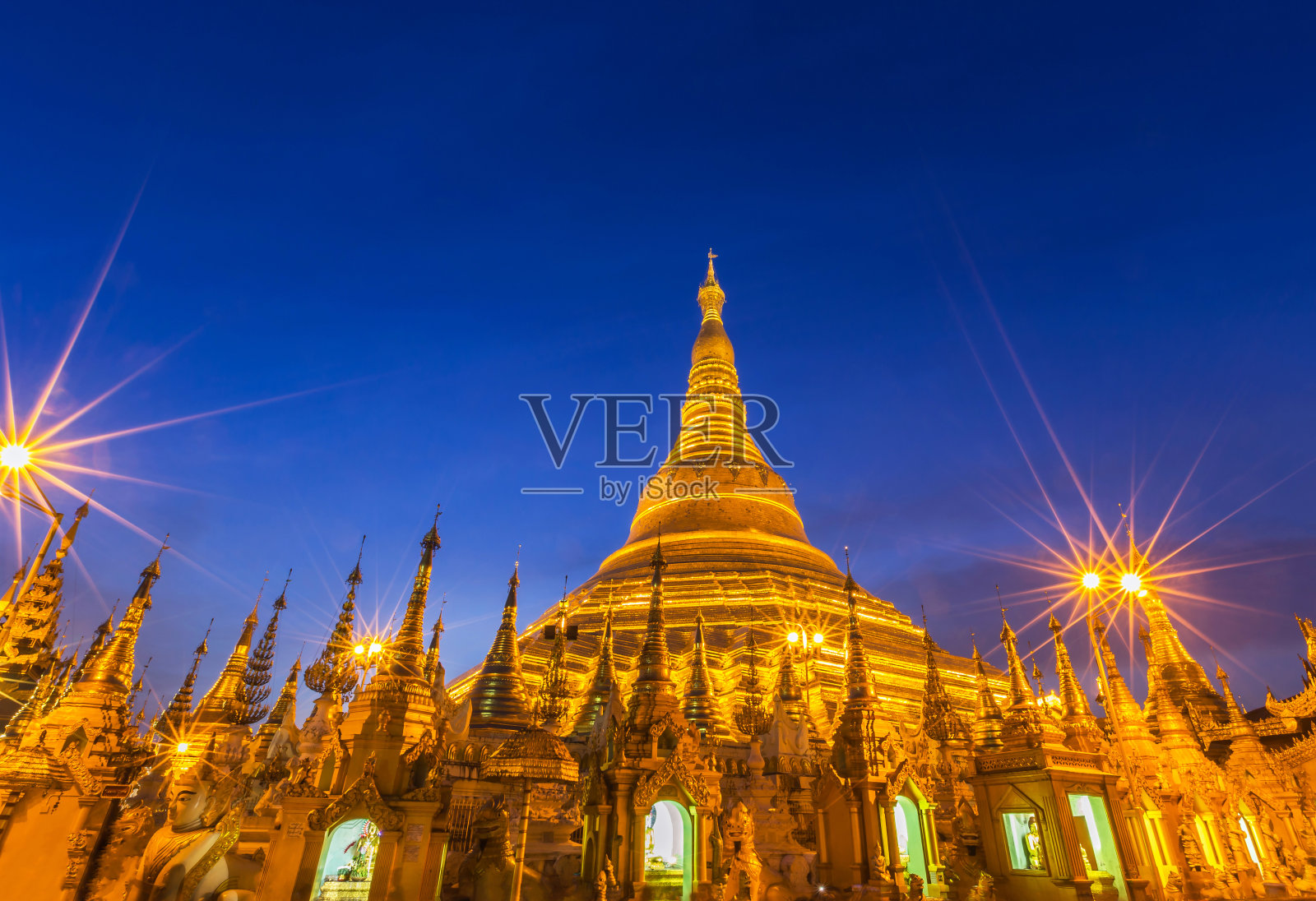 缅甸仰光大金塔夜景照片摄影图片