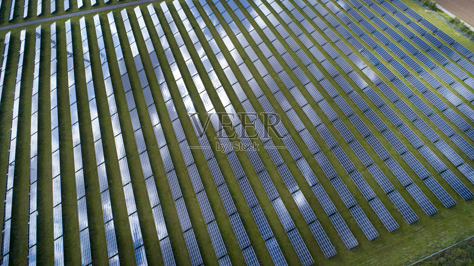 太阳能发电站-鸟瞰图照片摄影图片