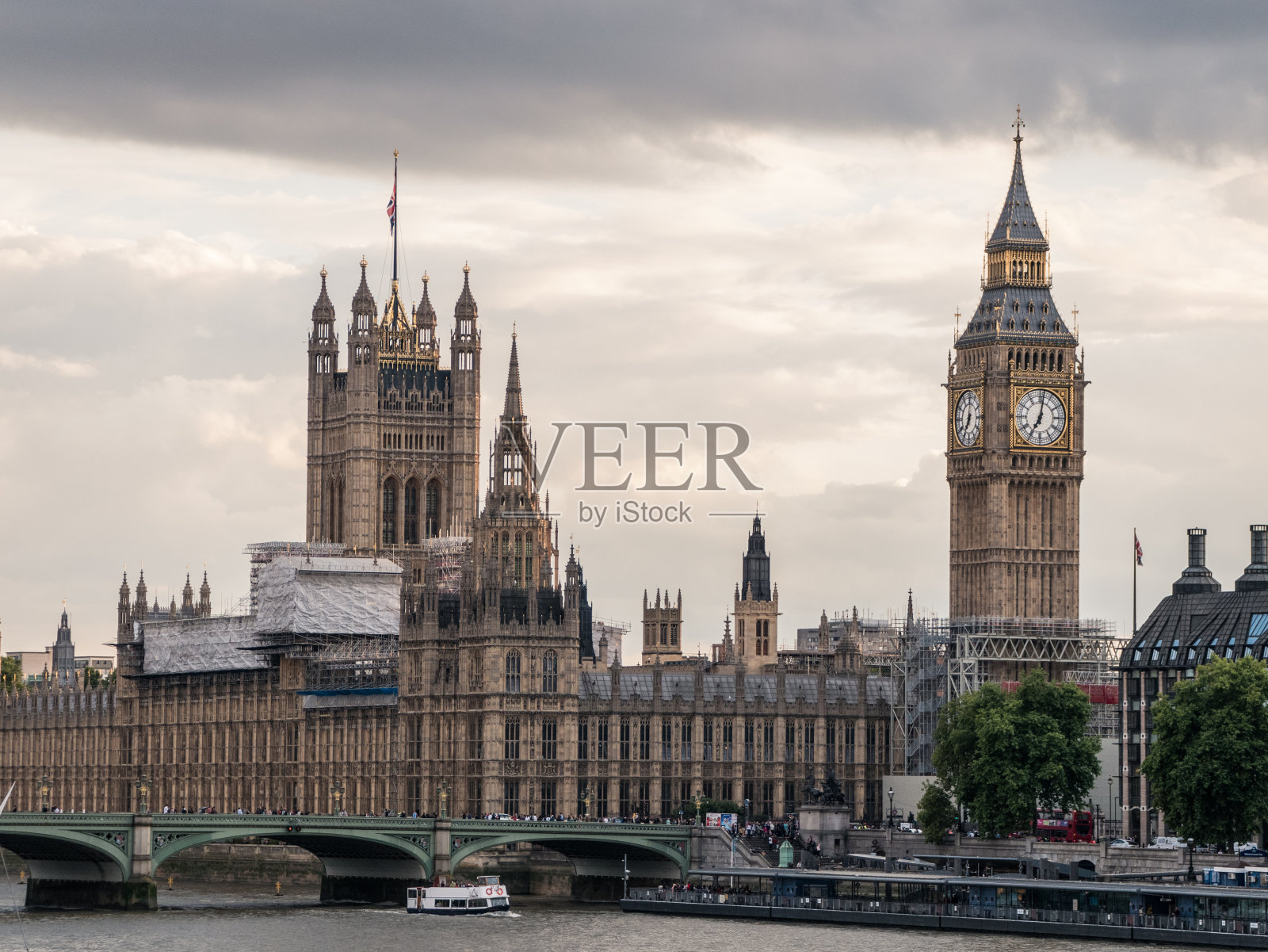 英国议会和著名的大本钟照片摄影图片