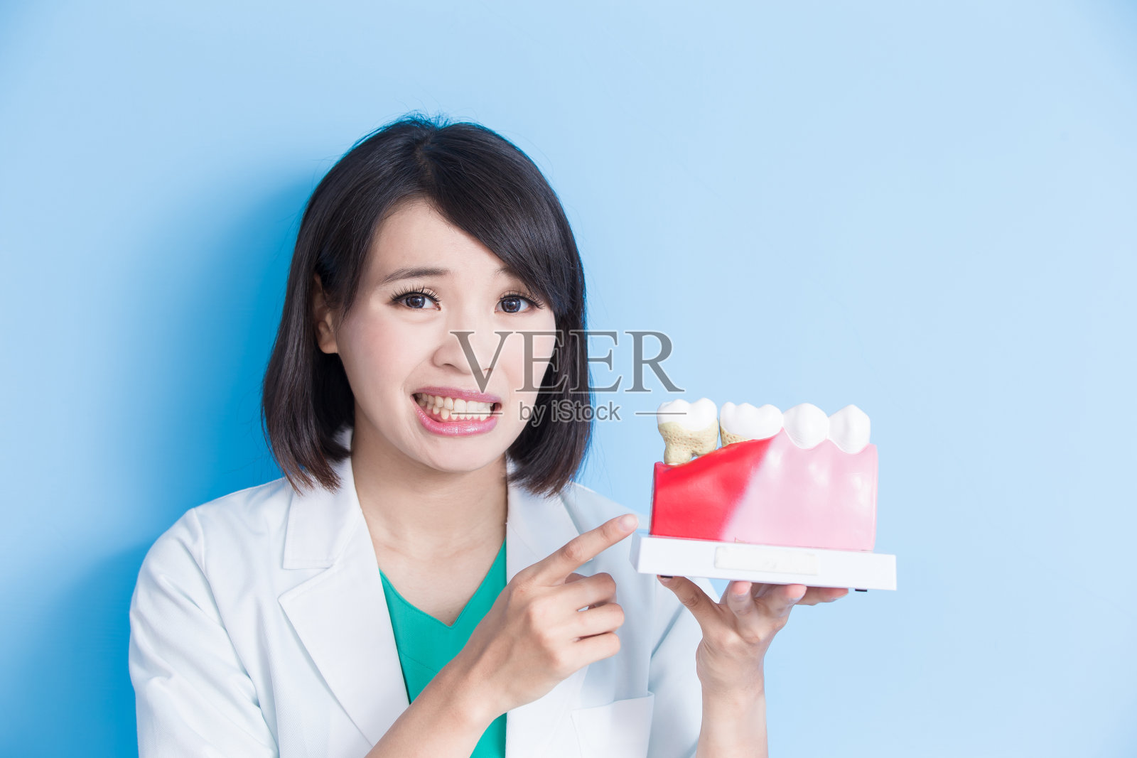 牙医取蛀牙模型照片摄影图片
