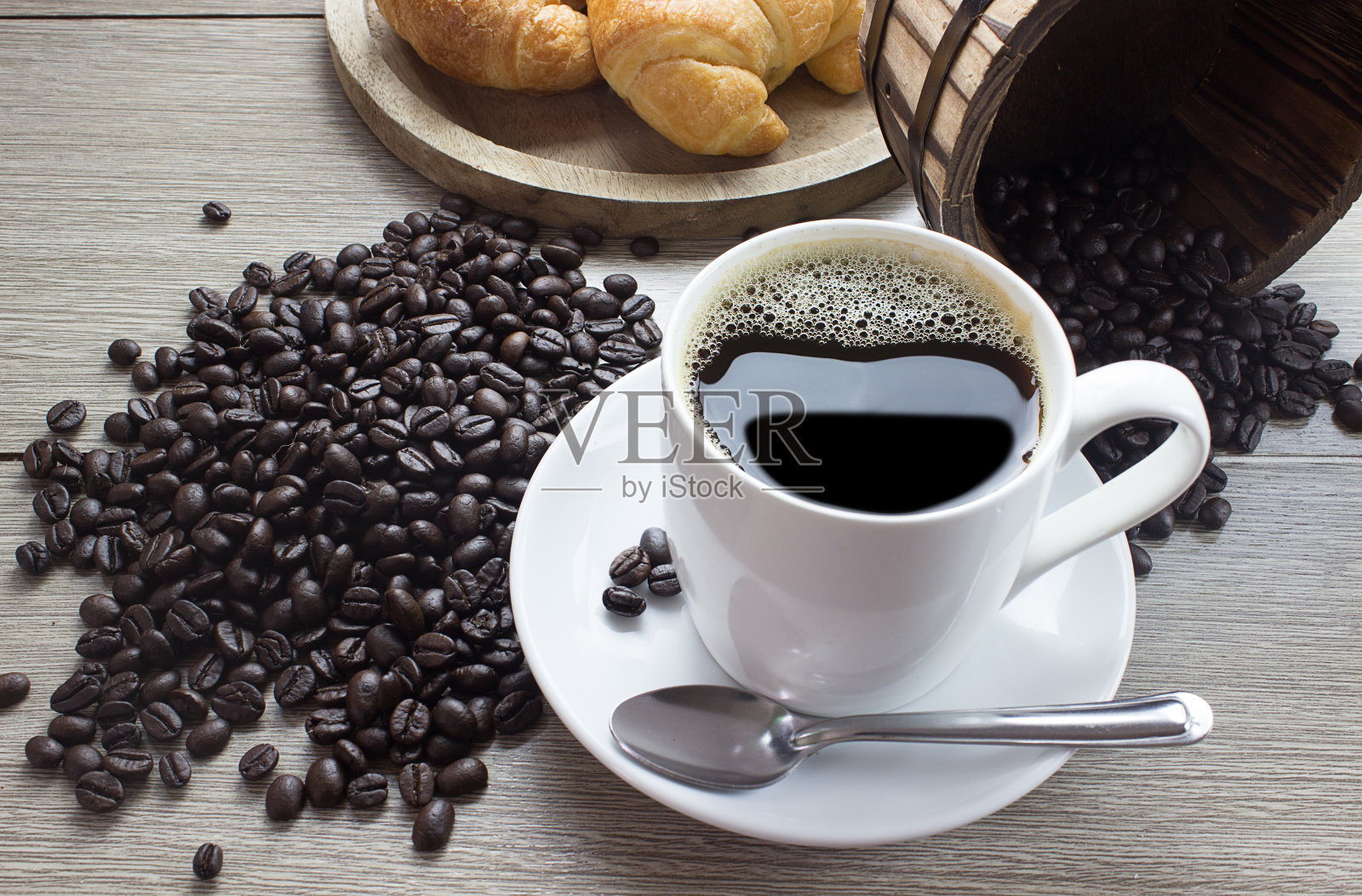 热咖啡和咖啡豆照片摄影图片