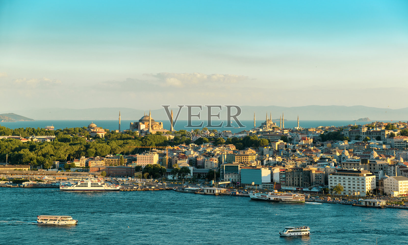 从金角俯瞰伊斯坦布尔的全景照片摄影图片