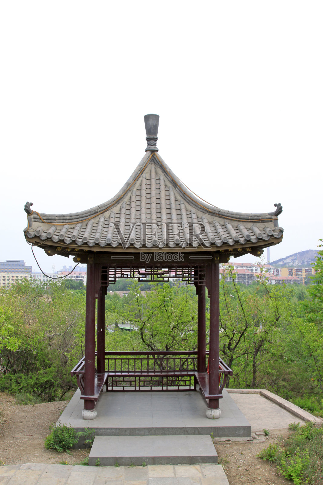2014年5月10日，中国河北省唐山市凤凰山公园中式传统亭子照片摄影图片