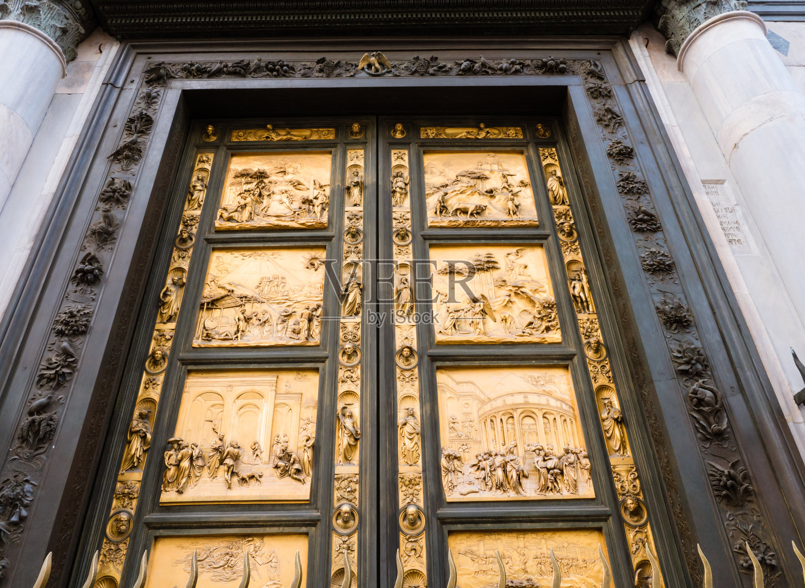 意大利佛罗伦萨洗礼堂的东门照片摄影图片