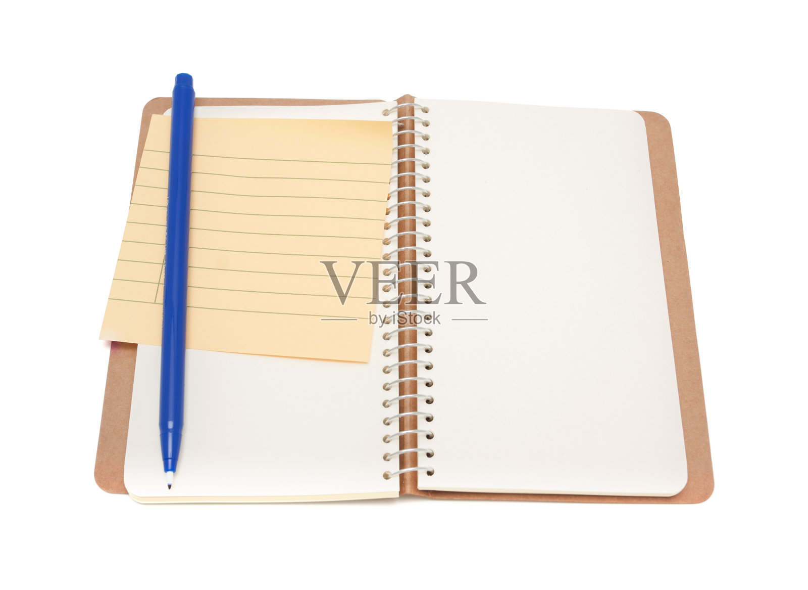 笔记本和一支毡尖笔孤立在白色背景上照片摄影图片