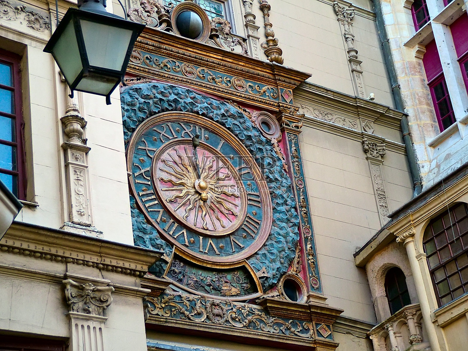 法国鲁昂的大钟点(Gros-Horloge)照片摄影图片