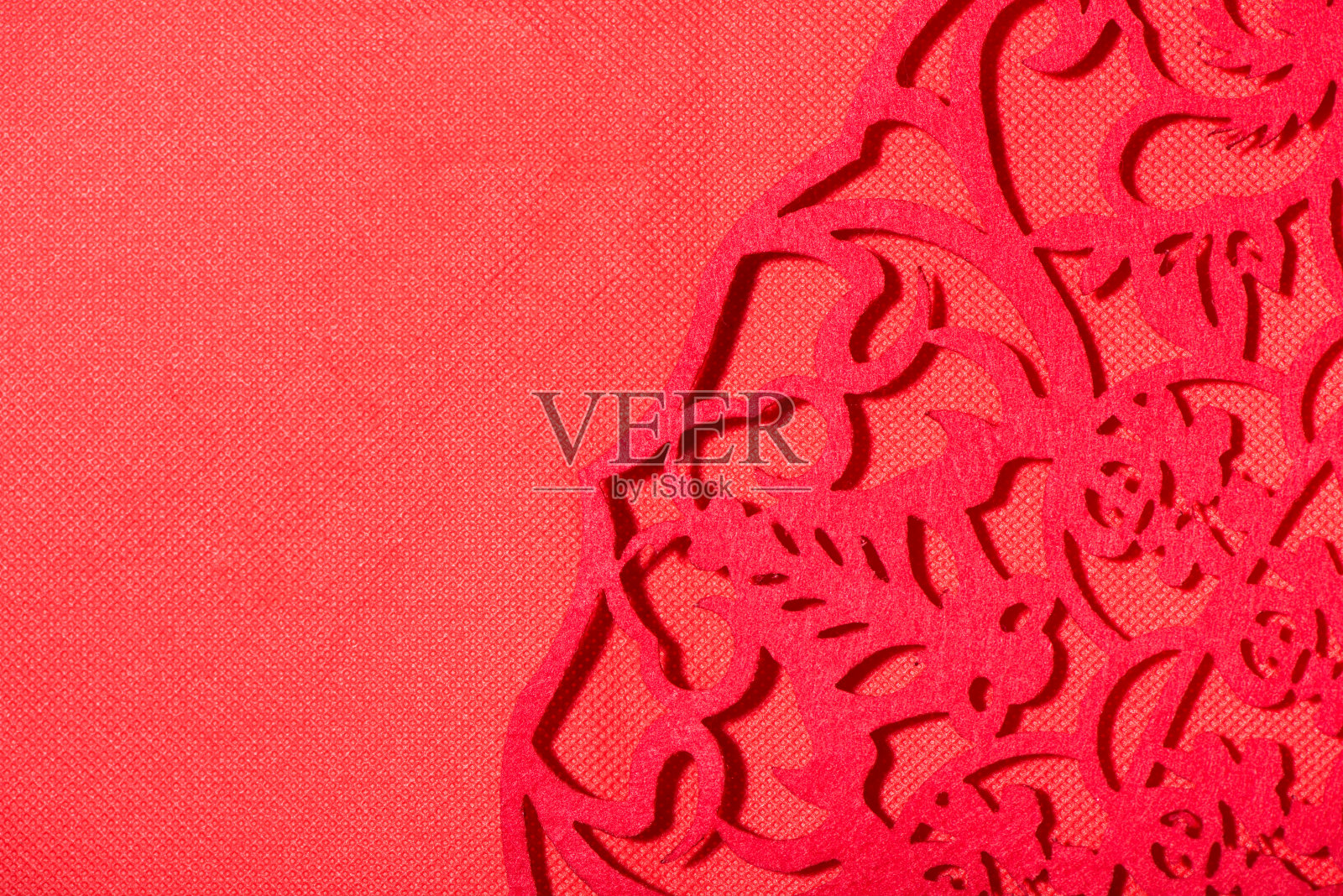 红色背景上的中国剪纸。插画图片素材
