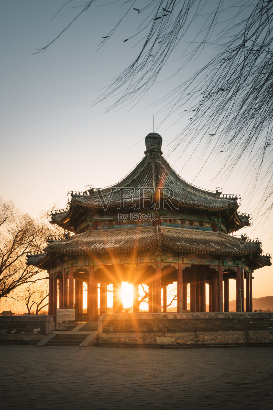 中国古亭与日落照片摄影图片