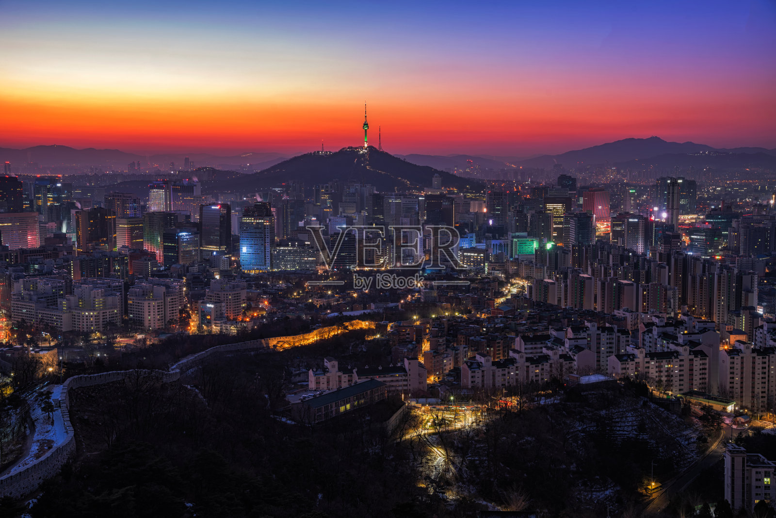 韩国首尔的城市天际线和暮色照片摄影图片