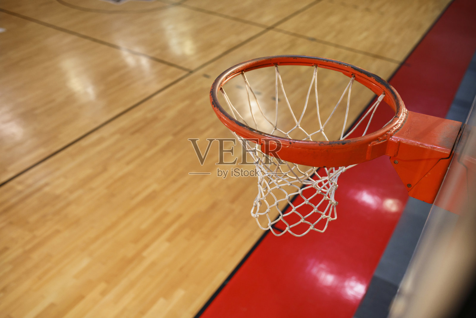 俯视篮球场篮球圈正上方照片摄影图片